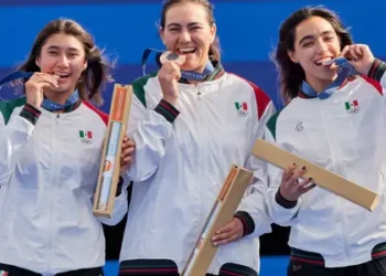 México logra su primera medalla en París: bronce en tiro con arco