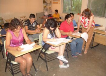 Podrán acreditar educación básica con un exámen