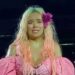 Karol G está de luto y se quiebra en llanto en pleno concierto: “me he sentido muy triste”