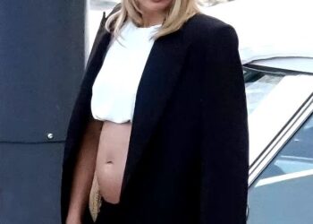 Margot Robbie deja ver que espera su primer hijo