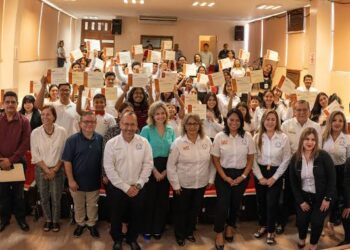 Concluye la UAT con éxito el programa Peraj-Adopta un Amigo