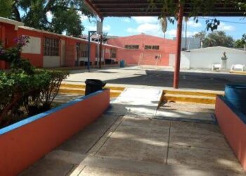 EN ESCUELAS PÚBLICAS Sin control el cobro de cuotas y la retención de documentos