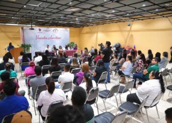 Culminan docentes y padres de familia taller de “Vínculos Asertivos”