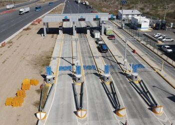 AHORRAN TIEMPO Y DINERO Prefieren transportistas la libre a Monterrey