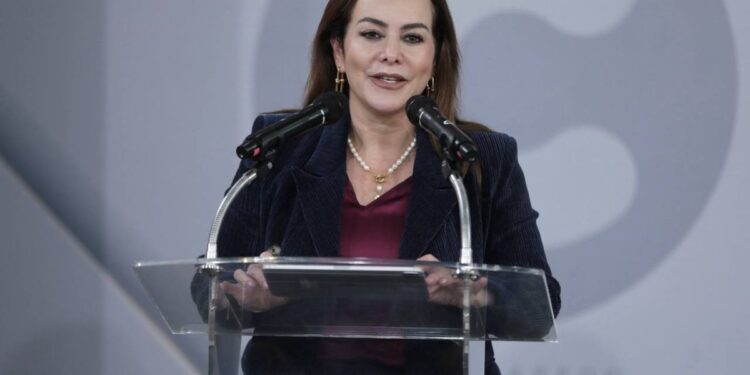 ALCALDESA CARMEN LILIA CANTUROSAS Destaca liderazgo de la Aduana de Nuevo Laredo