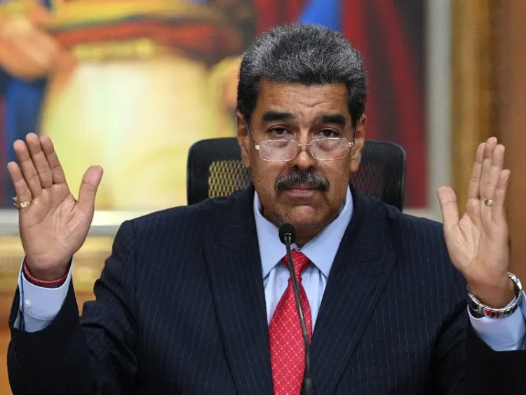 Maduro dice que líderes opositores deben estar “tras las rejas”; promete entregar actas de votación