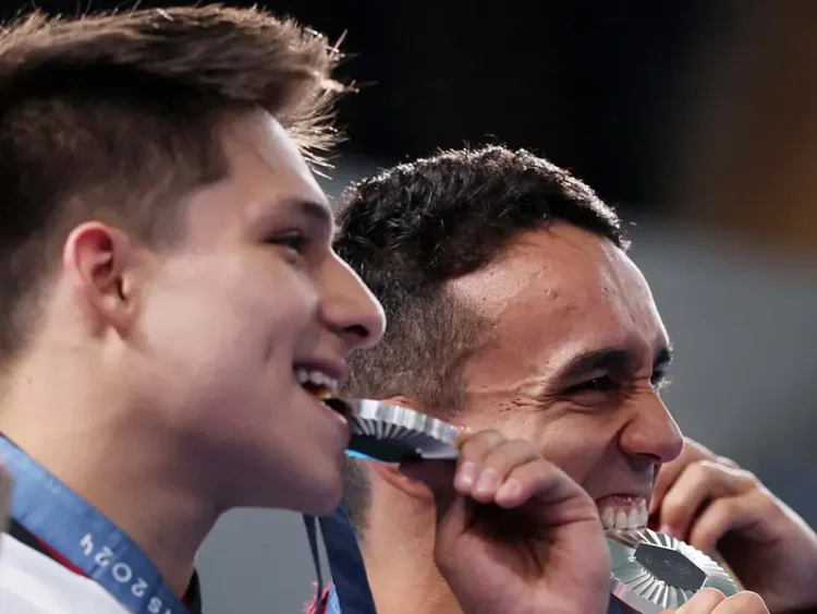 ‘Ya lloré mucho’, dice mamá de Osmar Olvera, clavadista mexicano que ganó medalla de plata
