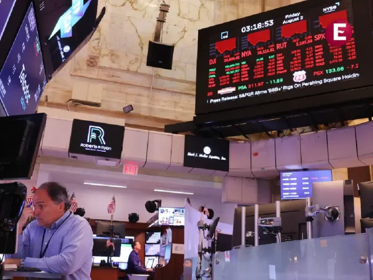 ¡Wall Street se derrumba! Temor a recesión en EU hace caer bolsas en el mundo