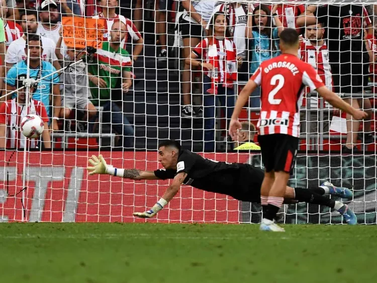 Portero mexicano debuta en LaLiga española con el Athletic de Bilbao