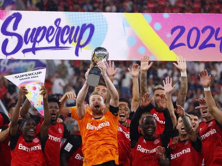 Le Sonrió la Fortuna al Bayer Leverkusen; Alzan la Supercopa
