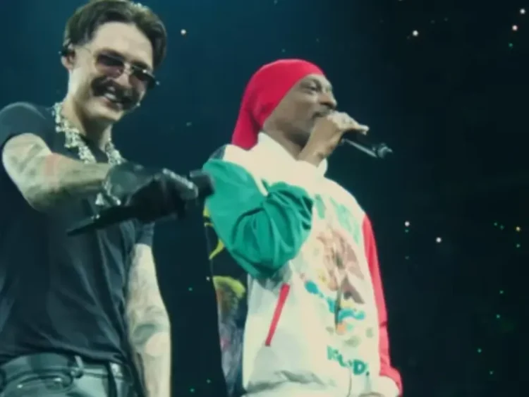 Peso Pluma y Snoop Dogg juntos en un concierto en California