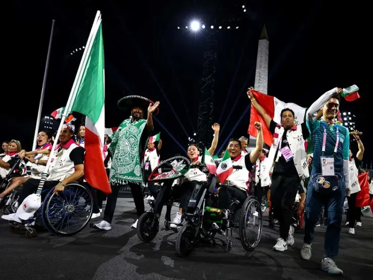 México destaca en la Inauguración de los Paralímpicos en París