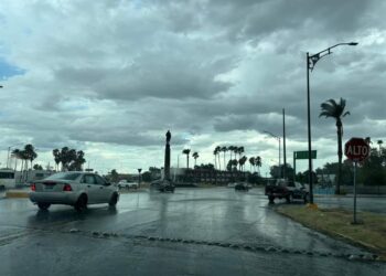 LA TARDE DEL MARTES Sorprende agua a Nuevo Laredo