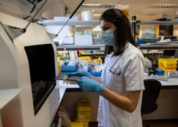 PIDEN A VIAJEROS Tomar precauciones por viruela del mono