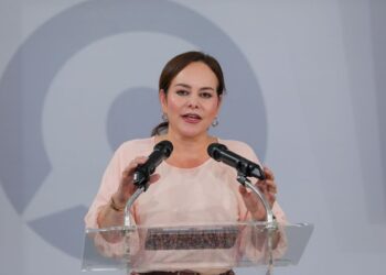 ANUNCIA ALCALDESA CARMEN LILIA Habrá vuelo diario para Guadalajara