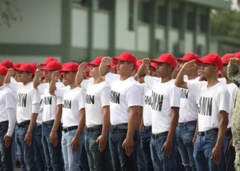 Invitan a jóvenes a realizar trámite de cartilla militar