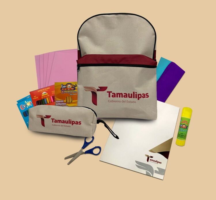 Entregarán paquetes de útiles escolares