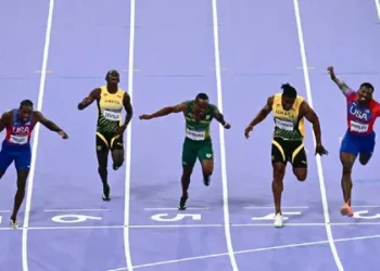 Noah Lyles se convierte en el hombre más rápido del mundo en París