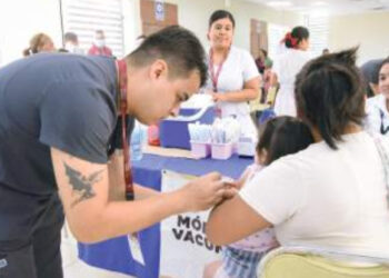 Llevan a Palmares a campaña de servicios médicos en Clínica UNE