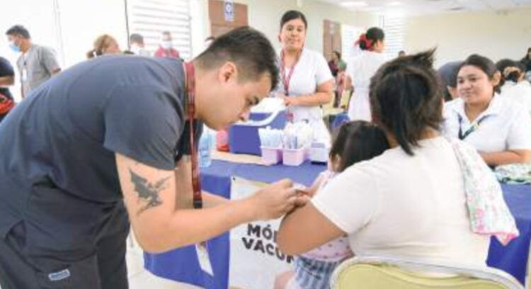 Llevan a Palmares a campaña de servicios médicos en Clínica UNE