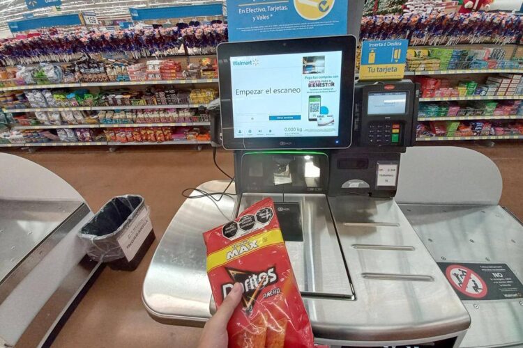 Tiendas comerciales optan por cajas de autocobro