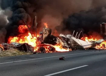 Imparables accidentes de tráileres en autopista