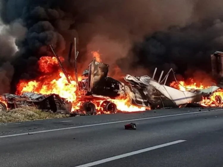 Imparables accidentes de tráileres en autopista
