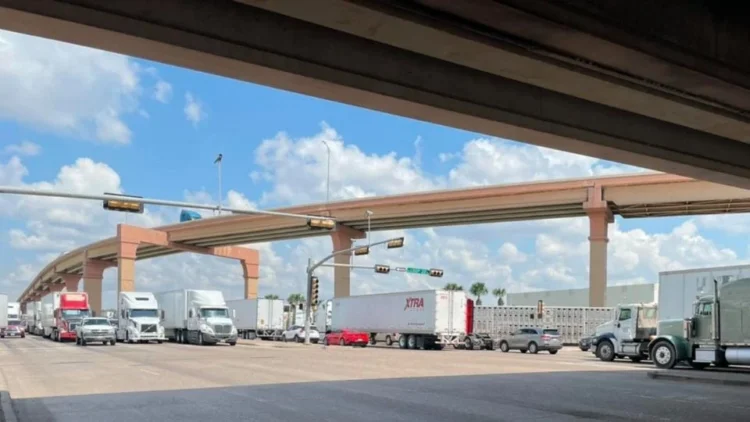 Despejan tráfico con nuevas vialidades en Laredo, Texas