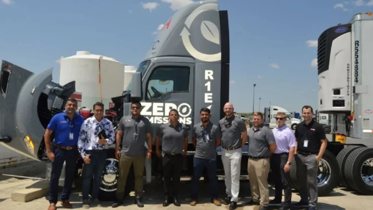 EN LAREDO, TEXAS Darán marcha a primer tractocamión eléctrico