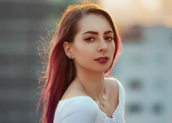 Abogados de YosStop dan nuevos detalles de su arresto y denuncian violación a los derechos de la influencer