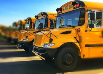 INCREMENTAN MEDIDAS DE SEGURIDAD Instalan alarma silenciosa en edificios, aulas y autobuses