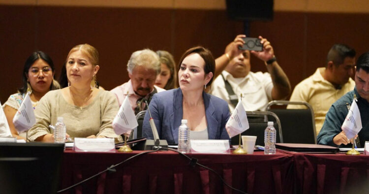 ALCALDESA CARMEN LILIA CANTUROSAS Participa en conferencia nacional de Seguridad Pública Municipal