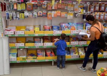 QUE NO SE PASEN Piden medirse con las listas escolares