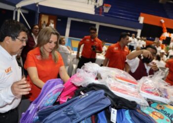Lleva UAT colecta de útiles escolares para estudiantes del sector rural