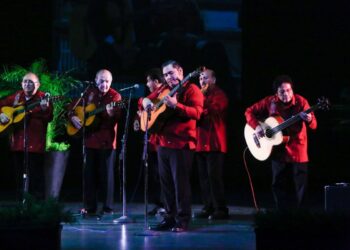 AMÉRICO Y MARÍA Celebran 25 aniversario de rondalla del hospital de Victoria