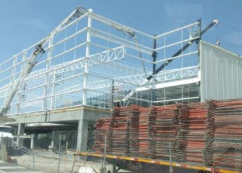 Centros comerciales brindan mil 200 empleos en el 2024