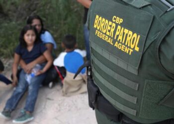 Agente de Patrulla Fronteriza dispara a migrante; está estable