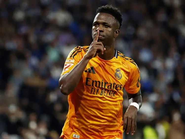 Ancelotti defiende a Vinícius Jr: «Yo tampoco aguantaría lo que le hacen»