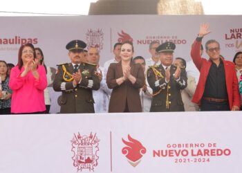 FESTEJOS PATRIOS Encabeza Carmen Lilia desfile por el 214 Aniversario de la Independencia