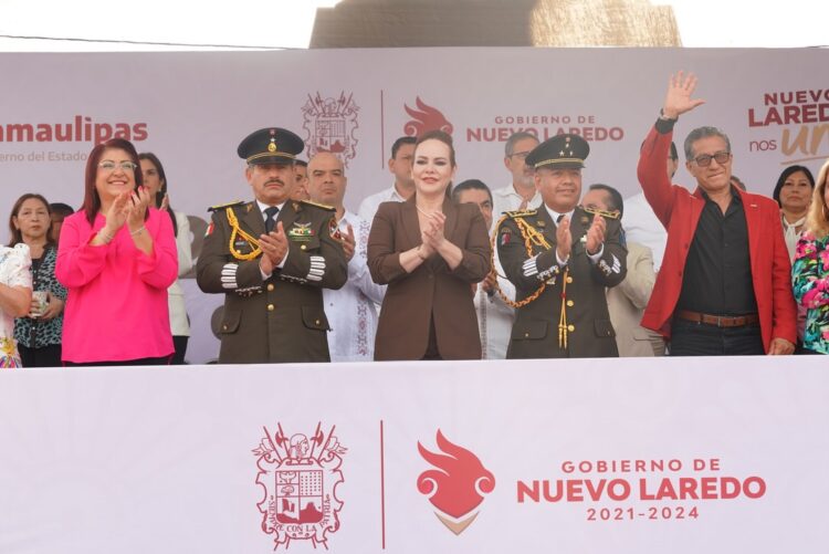 FESTEJOS PATRIOS Encabeza Carmen Lilia desfile por el 214 Aniversario de la Independencia