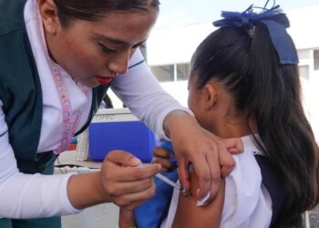 Inicia vacunación a niñas contra VPH