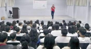 Fundación Manos de María lleva pláticas sobre la prevención del suicidio