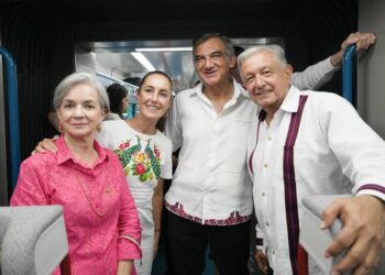 GOBERNADOR Y SU ESPOSA MARÍA Viajan con el presidente y la Dra. Claudia en el Tren Maya
