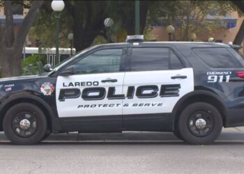 AFIRMAN HABIA ROBO, DROGAS Y PROSTITUCIÓN Policías ‘limpian’ la Plaza Jarvis