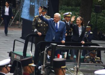 López Obrador y Sheinbaum conmemoran a los Niños Héroes