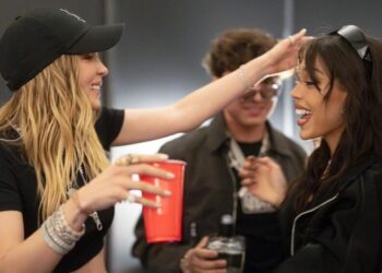 Danna Paola lanzará canción junto a Belinda