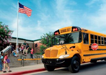 Distinguen rendimiento educativo de alumnos en escuelas de Laredo