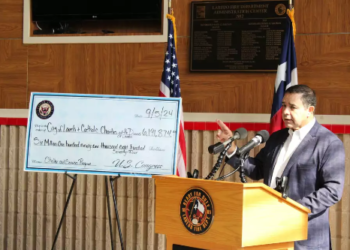 PARA ATENCIÓN DE MIGRANTES Da FEMA 6MDD a Laredo y Diócesis