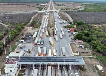 DEMANDAN USUARIOS Mantenimiento urgente a Autopista N Laredo-MTY