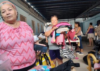 Apoya CERAC con insumos para pacientes con discapacidad